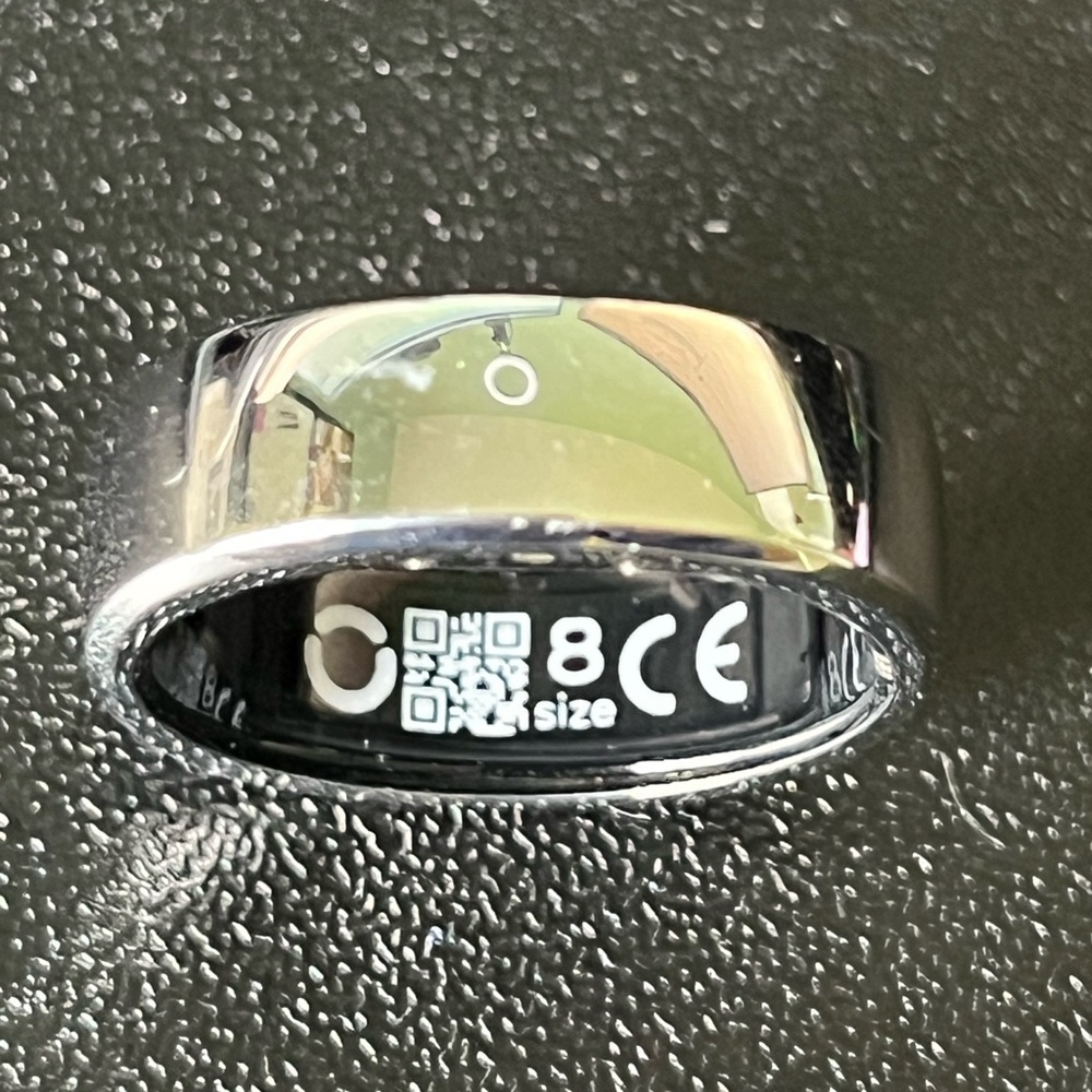 RingConn Smart Ring in Black and Silver — Sleek Health Wearable - Picture 6 of 9